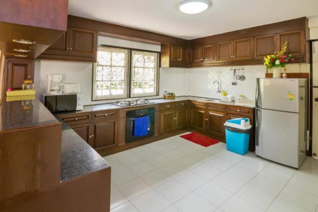 Villa Rose With Private Pool And Jacuzzi 100M To Beach 파타야 외부 사진